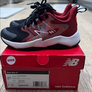 New Balance Kids Sz 11W Black and Red Sneakers